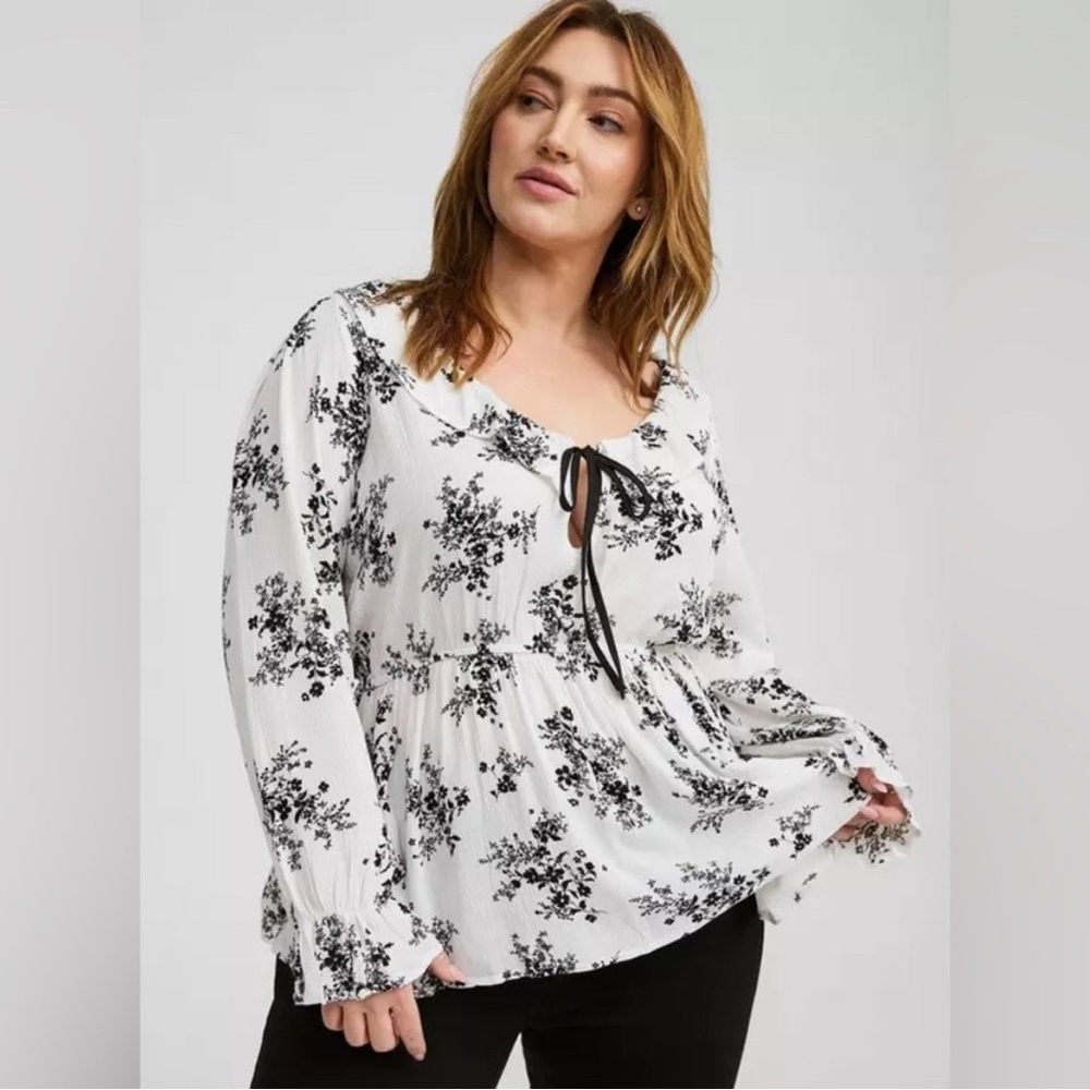 NWT Torrid Black and White Floral Blouse